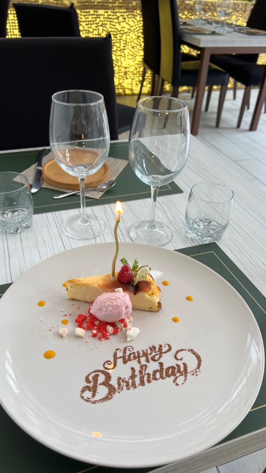 Postre de cumpleanos en Essencia