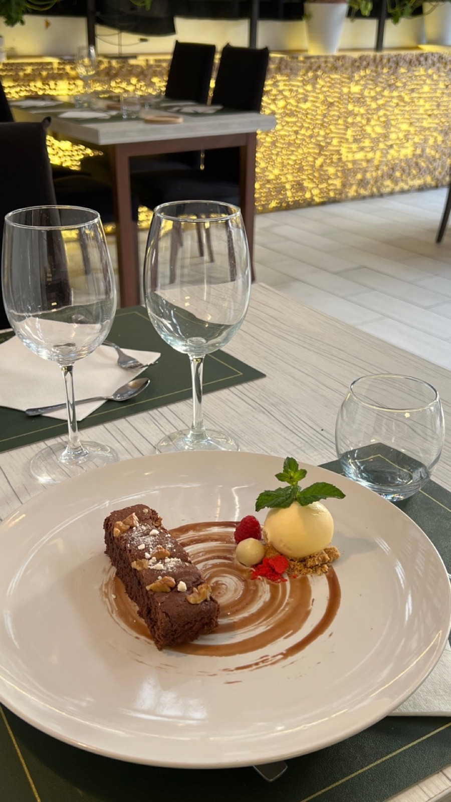 Brownie con helado